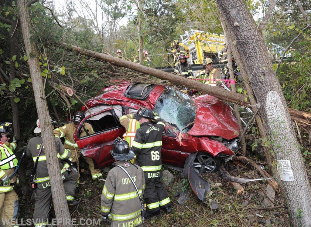 10/26/18 - MVA with entrapment on Alpine Road. Photos by Curt Werner